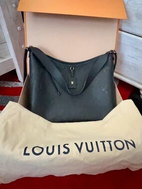 Louis Vuitton Black Embossed Leather Shoulder Hobo